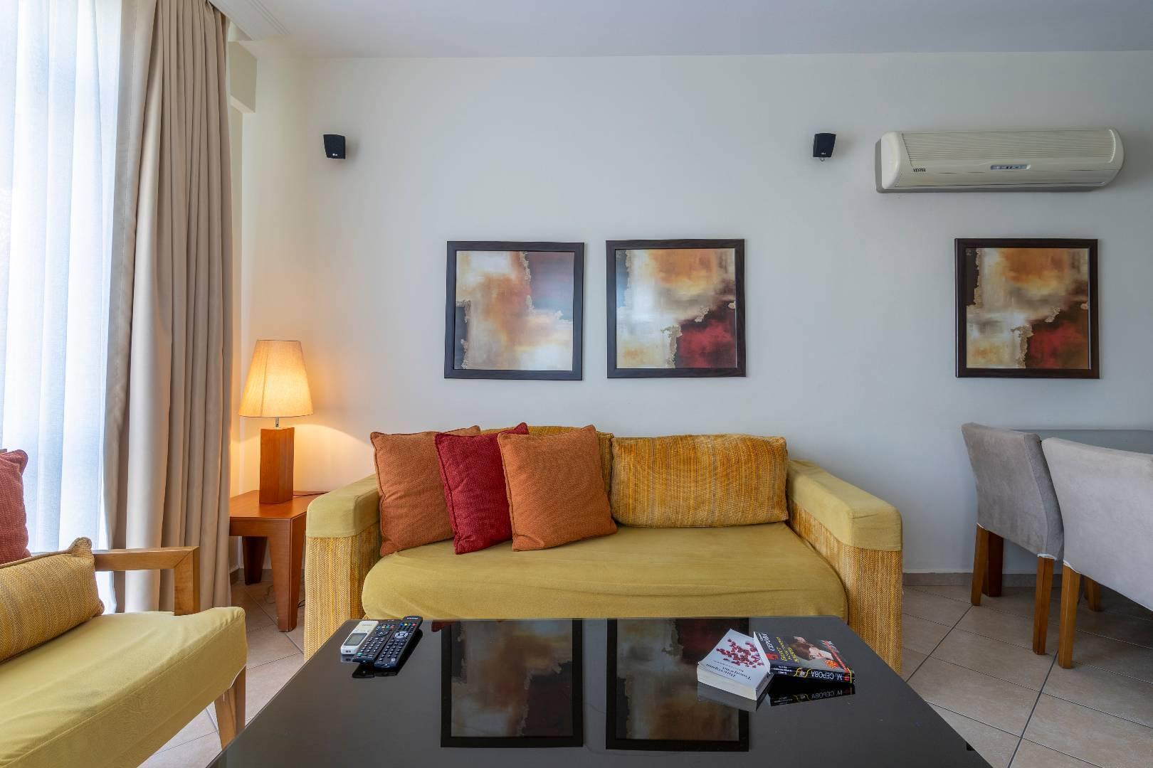 Didim Akbük'te Plajlı Tesis İçerisinde, Ortak Havuzlu, Bahçeli Daire-43121