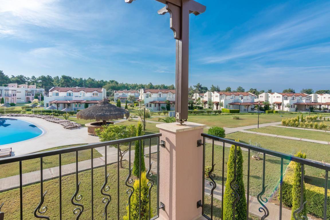 Didim Akbük'te Site İçerisinde, Deniz ve Havuz Manzaralı, 3+1 Villa-15211