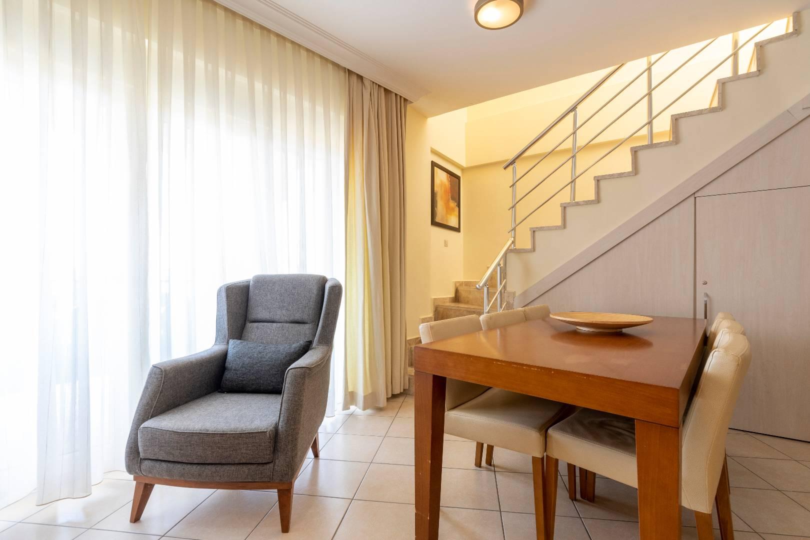 Didim Akbük'te Tesis İçerisinde, Deniz Manzaralı, 3+1, Dubleks Ev-21617