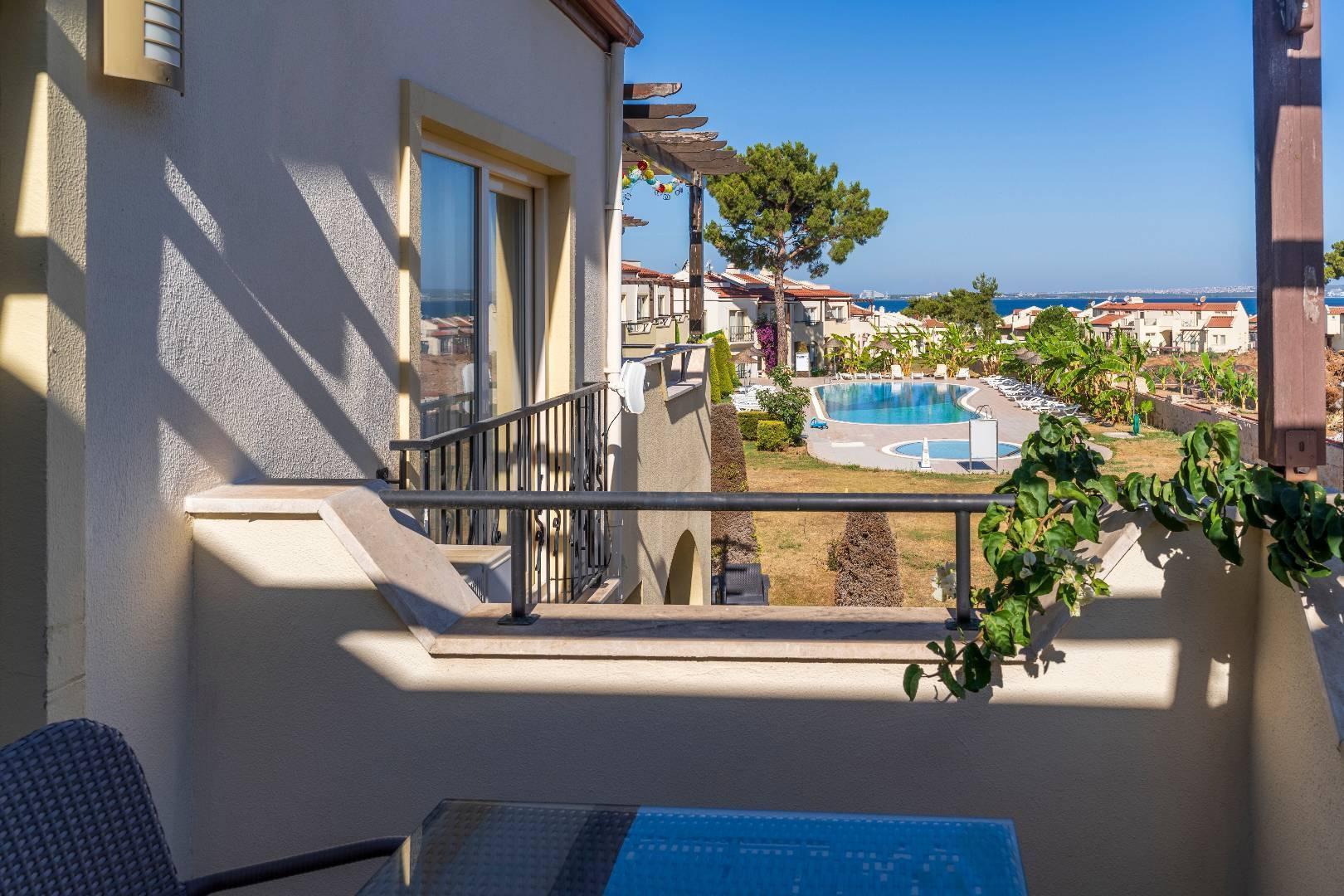 Didim Akbük'te Tesis İçerisinde, Denize Sıfır, Havuzlu, Tatil Evi-39049