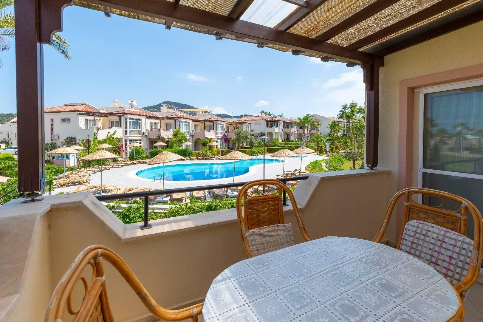 Didim Akbük'te Tesis İçerisinde, Denize Sıfır, Havuzlu, Tatil Evi-42450