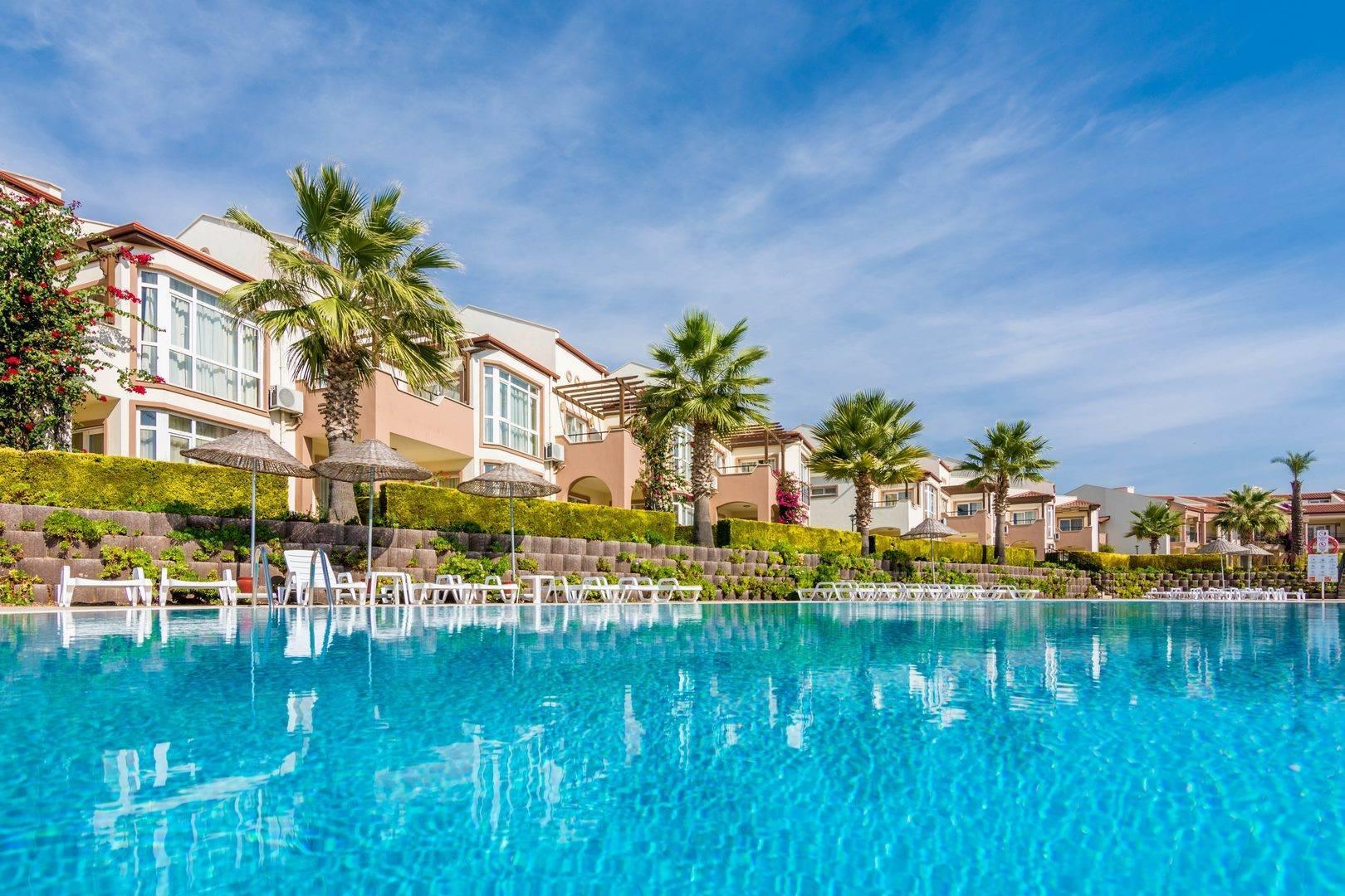 Didim Akbük'te Tesis İçerisinde, Denize Sıfır, 3+1 Daire-42633