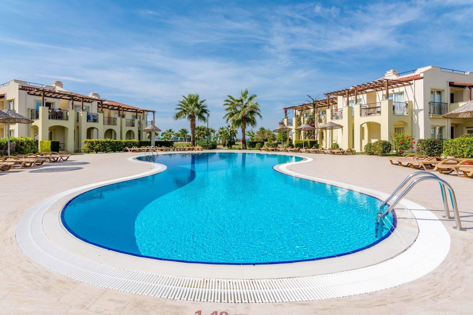 Didim Akbük'te Tesis İçerisinde, Denize Sıfır, 3+1 Daire-42633