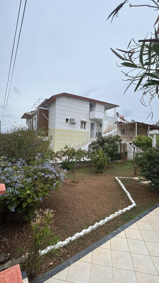 Didim Altınkum'da Merkezi Konumda, 4 Kişilik, Konforlu Suit