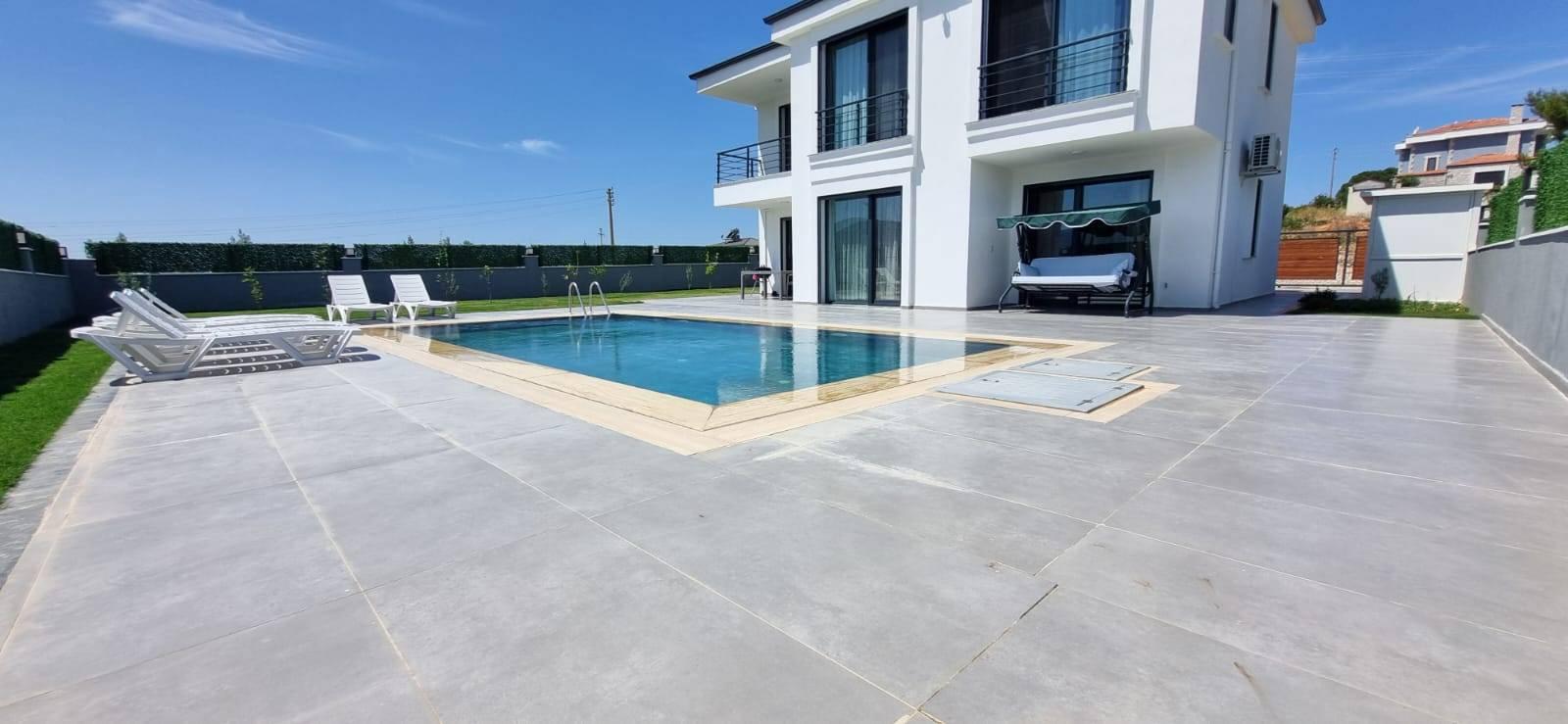 Didim Yeniköy'de Sakin Konumda, Özel Havuzlu, 10 Kişilik Villa-33332