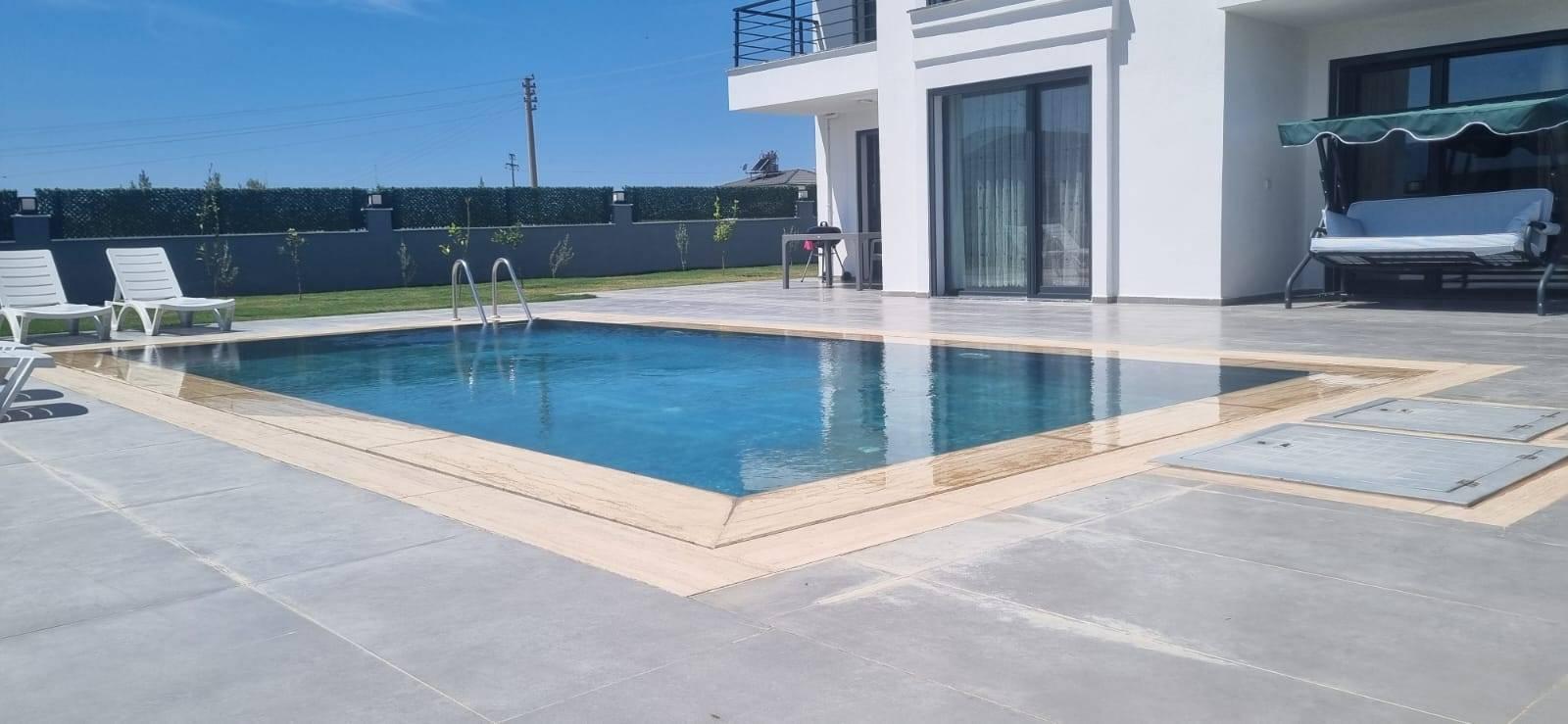 Didim Yeniköy'de Sakin Konumda, Özel Havuzlu, 10 Kişilik Villa-33332