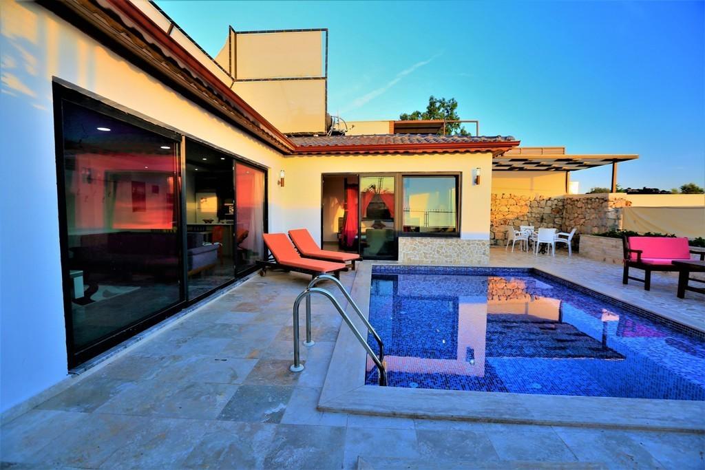 Kaş Bezirgan'da Doğa ve Deniz Manzaralı, Özel Havuzlu, Balayı Villası-19422