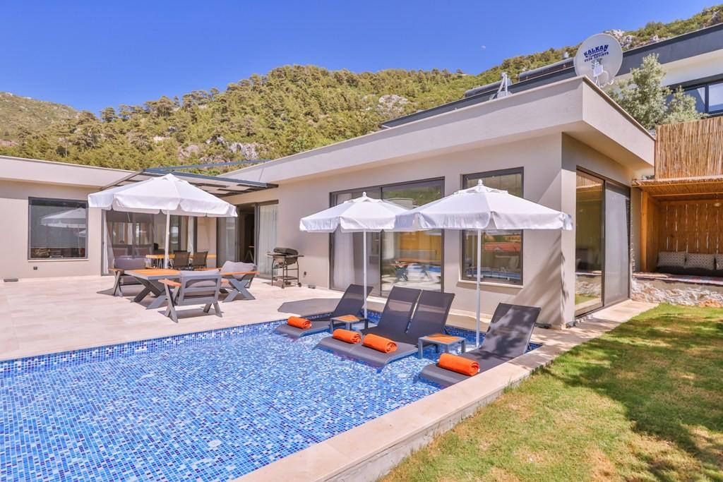 Kalkan İslamlar'da Sakin Konumda, Isıtmalı Havuzlu, Kiralık Villa-22763