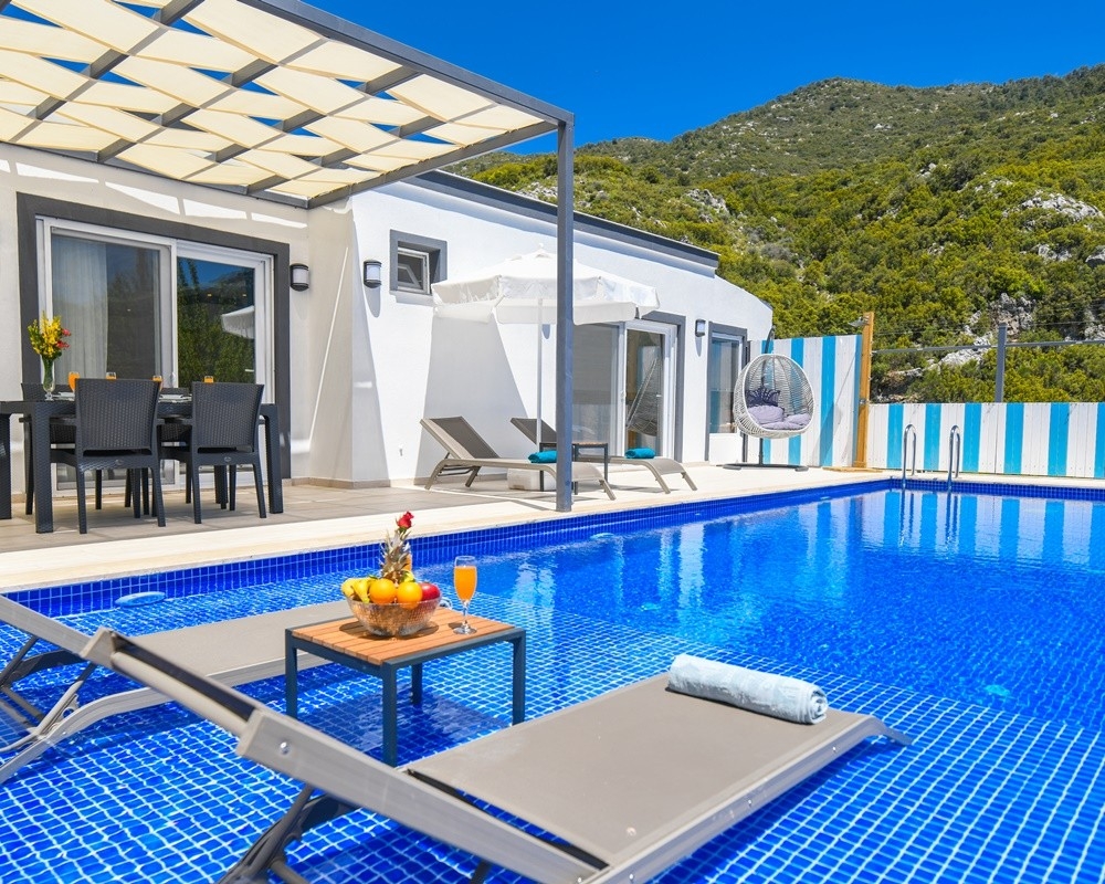 Kaş İkizce'de Doğa Manzaralı, Özel Havuzlu, Modern Villa