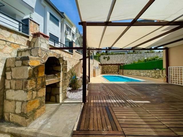 Aydın Kuşadası'nda Plaja Yakın Konumda, Özel Havuzlu, Kiralık Villa-26370