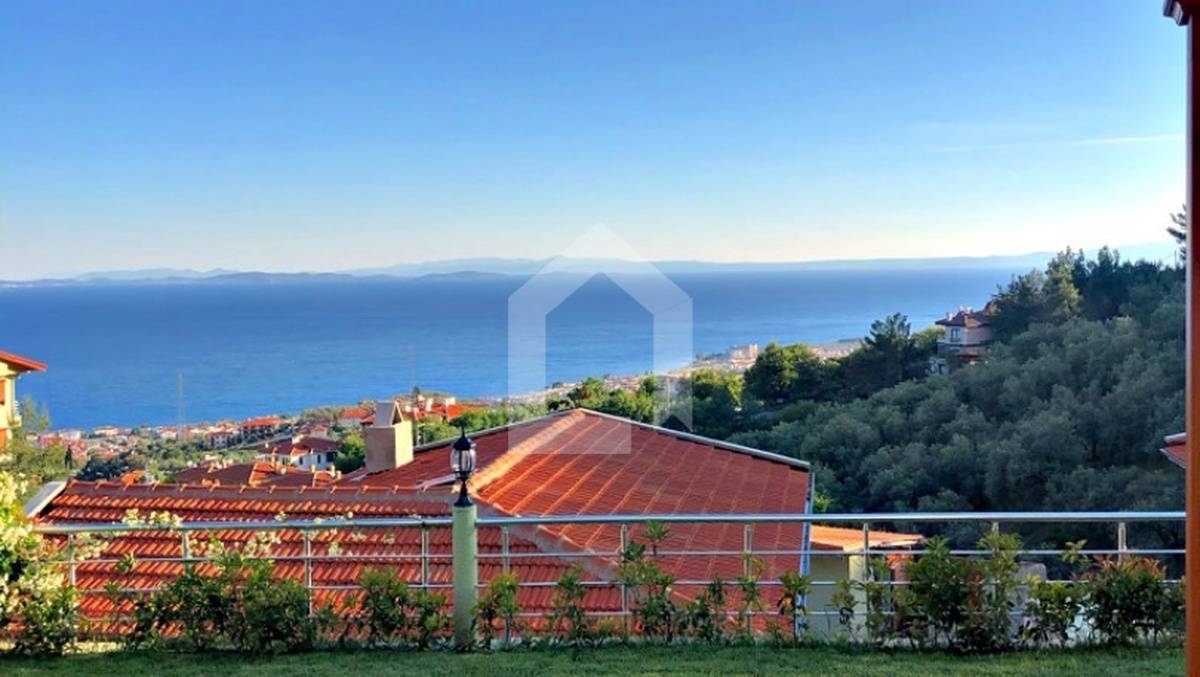 Balıkesir Edremit'te Doğa ve Deniz Manzaralı, 6 Kişilik, Lüks Villa
