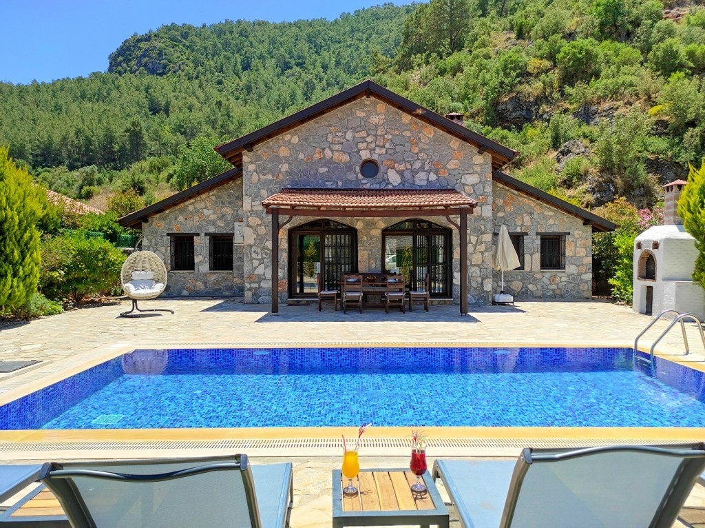 Fethiye Kayaköy'de Huzurlu Doğa İçerisinde, Özel Havuzlu, Taş Villa