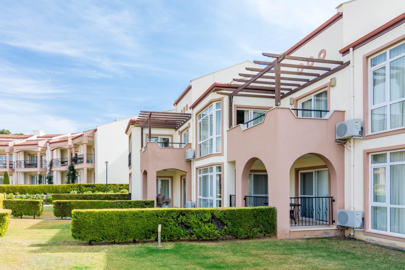 Didim Akbük'te Deniz Manzaralı, Tesis İçerisinde, Şık Dubleks Ev-13949