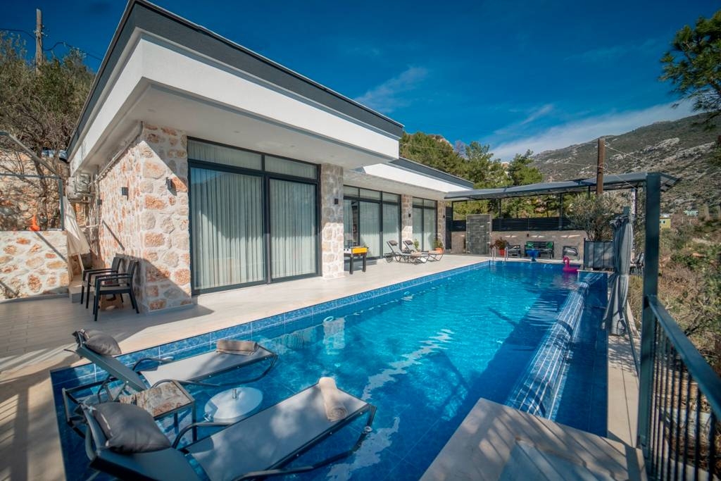 Kaş İslamlar'da Doğayla Baş Başa, Özel Havuzlu, Lüks Villa