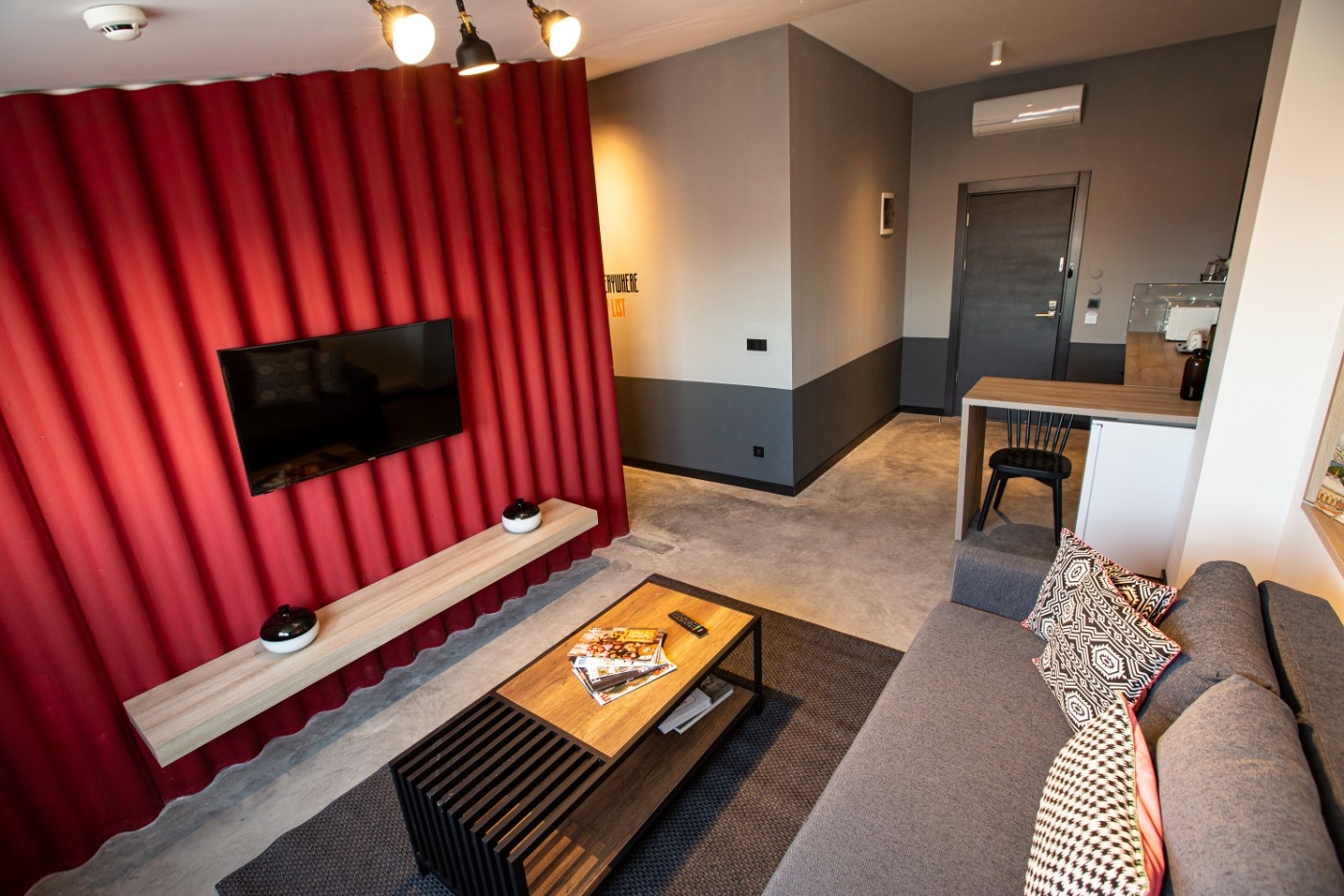 İstanbul Ataşehir'de Modern Tasarımlı, 1+1, Konforlu Suit