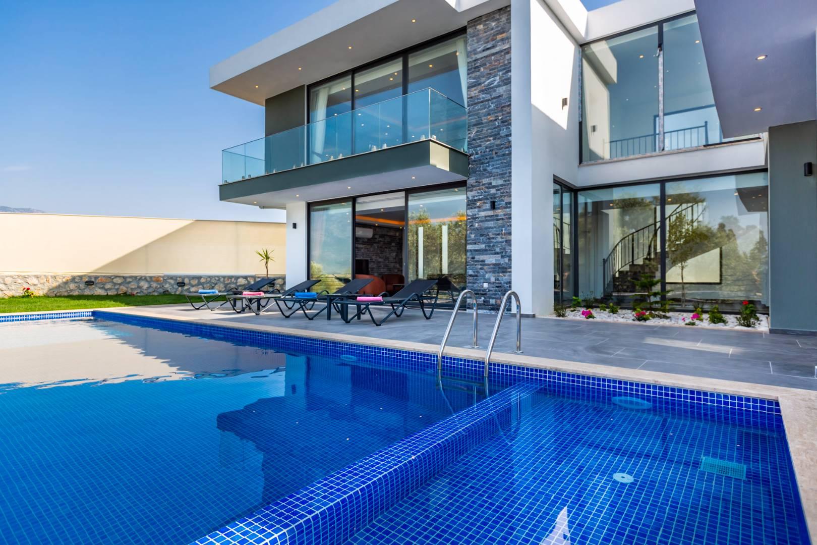 Antalya Kaş'ta Özel Havuzlu, Bahçeli, 5 Kişilik, Lüks Villa-26618