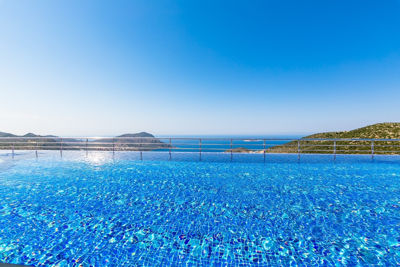 Kaş İslamlar'da Deniz Manzaralı, Özel Isıtmalı Havuzlu, Lüks Villa