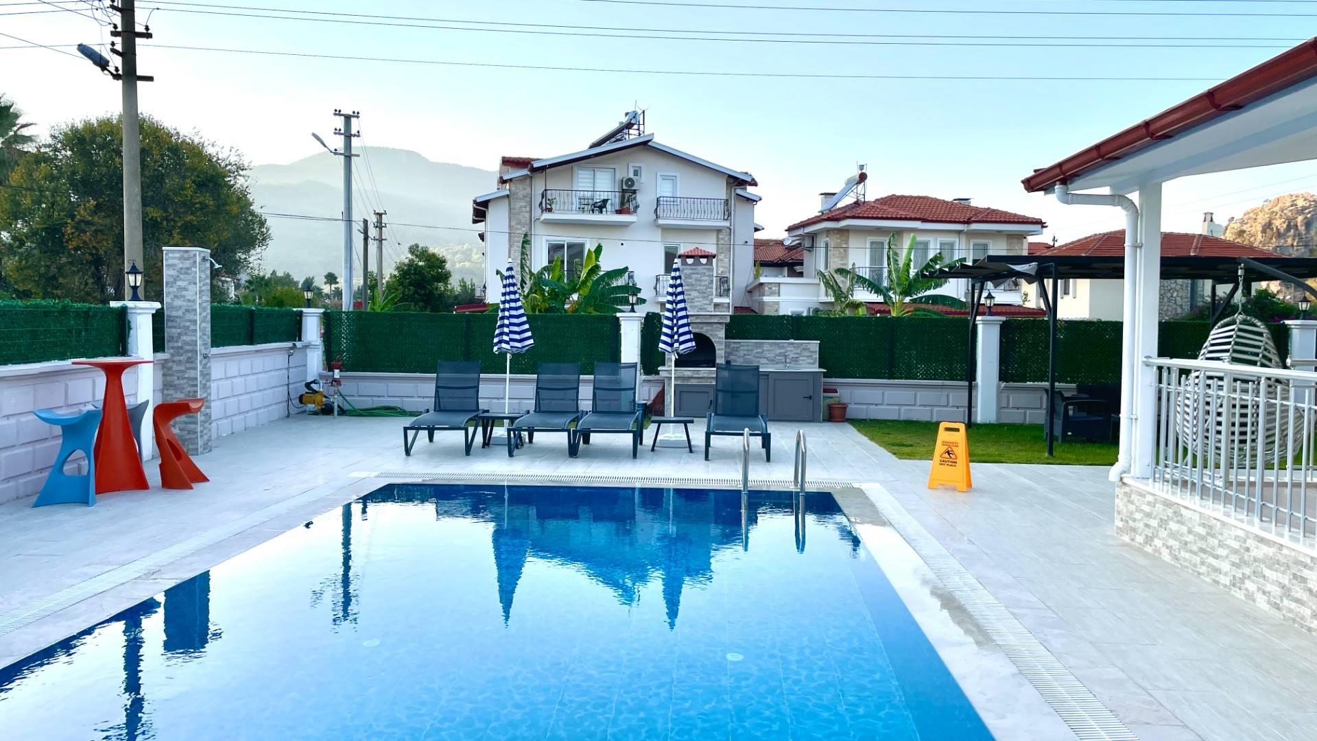 Ortacada Dalyan'da Merkezi Konumda, Özel Havuzlu, Modern Villa-30639