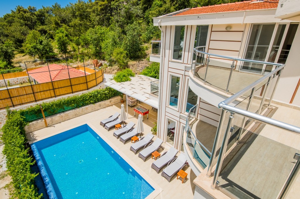Kaş İslamlar'da Kalabalık Ailelere Uygun, Özel Havuzlu, Şık Villa