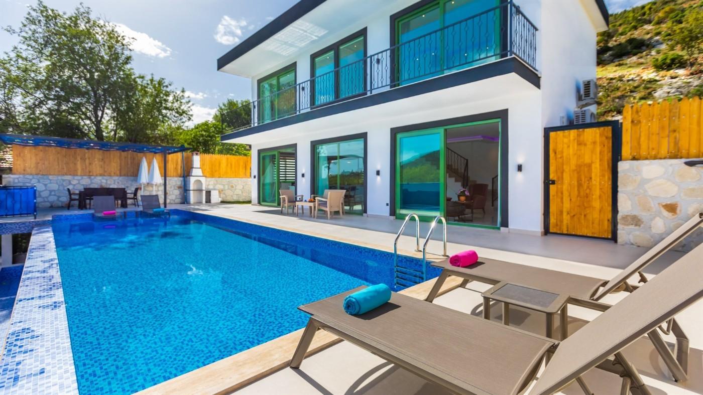 Kaş Sarıbelen'de Çift Jakuzili, Özel Havuzlu, Modern Villa-21058