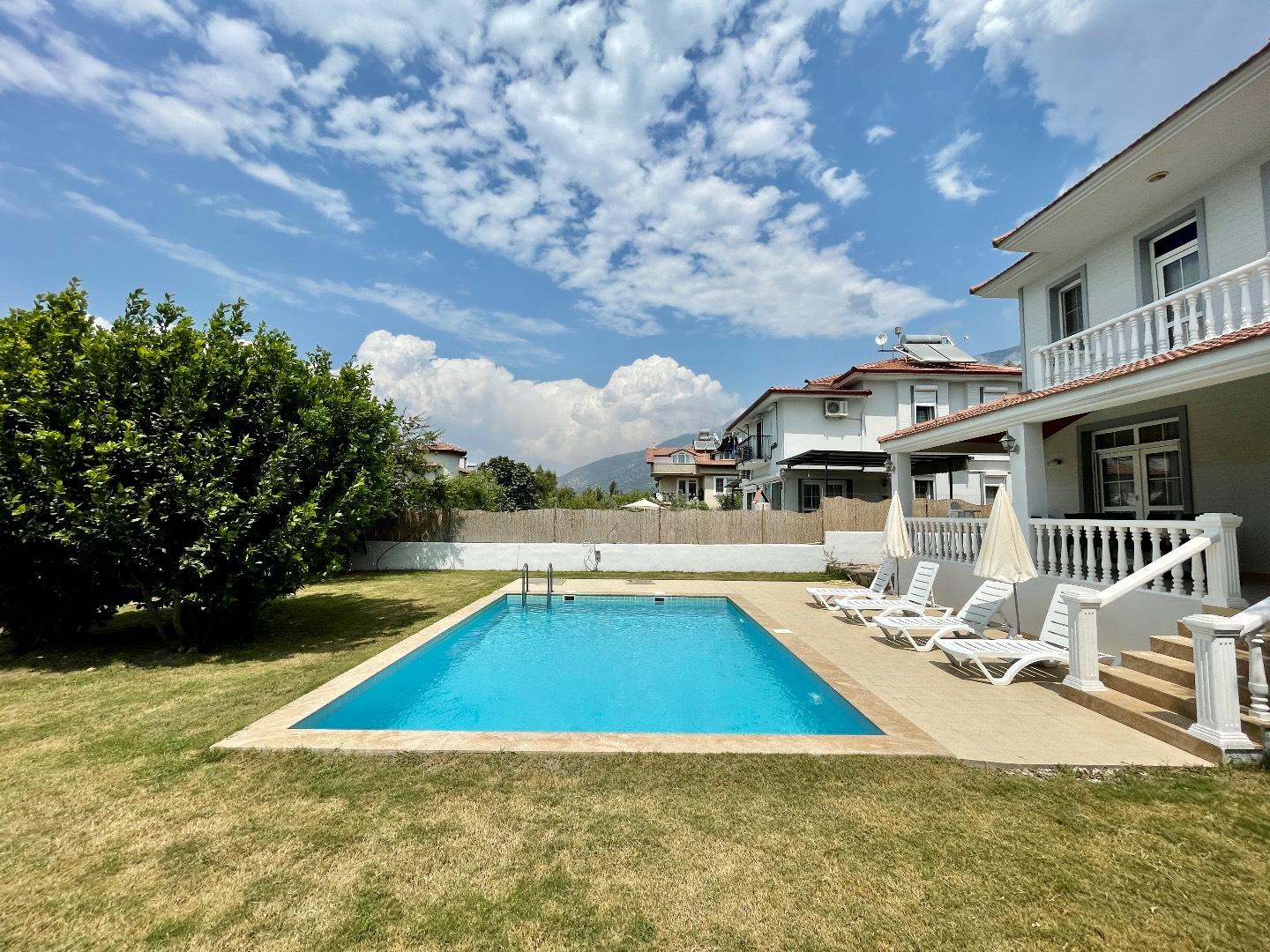 Fethiye Ölüdeniz'de Denize Yakın, Özel Havuzlu, Bahçeli Villa-30626