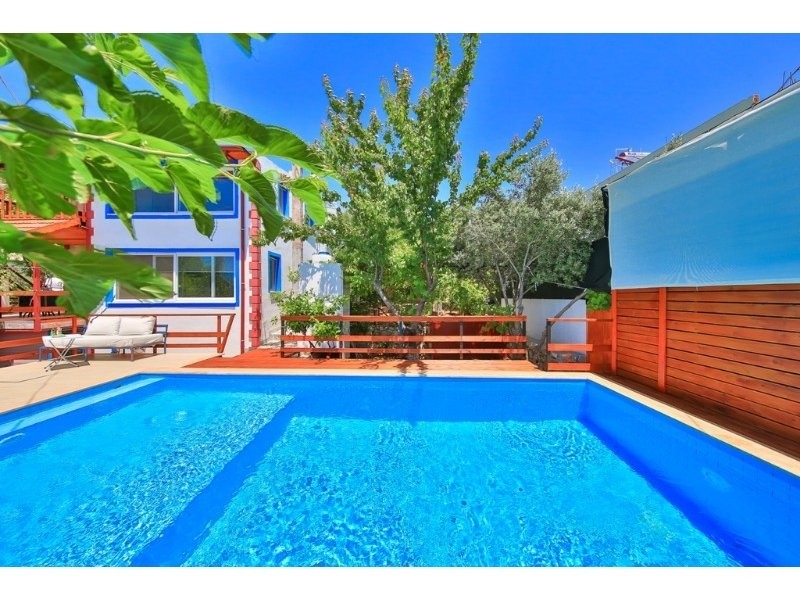 Kaş Çukurbağ'da Dağ Manzaralı, Özel Havuzlu, Kiralık Otantik Villa