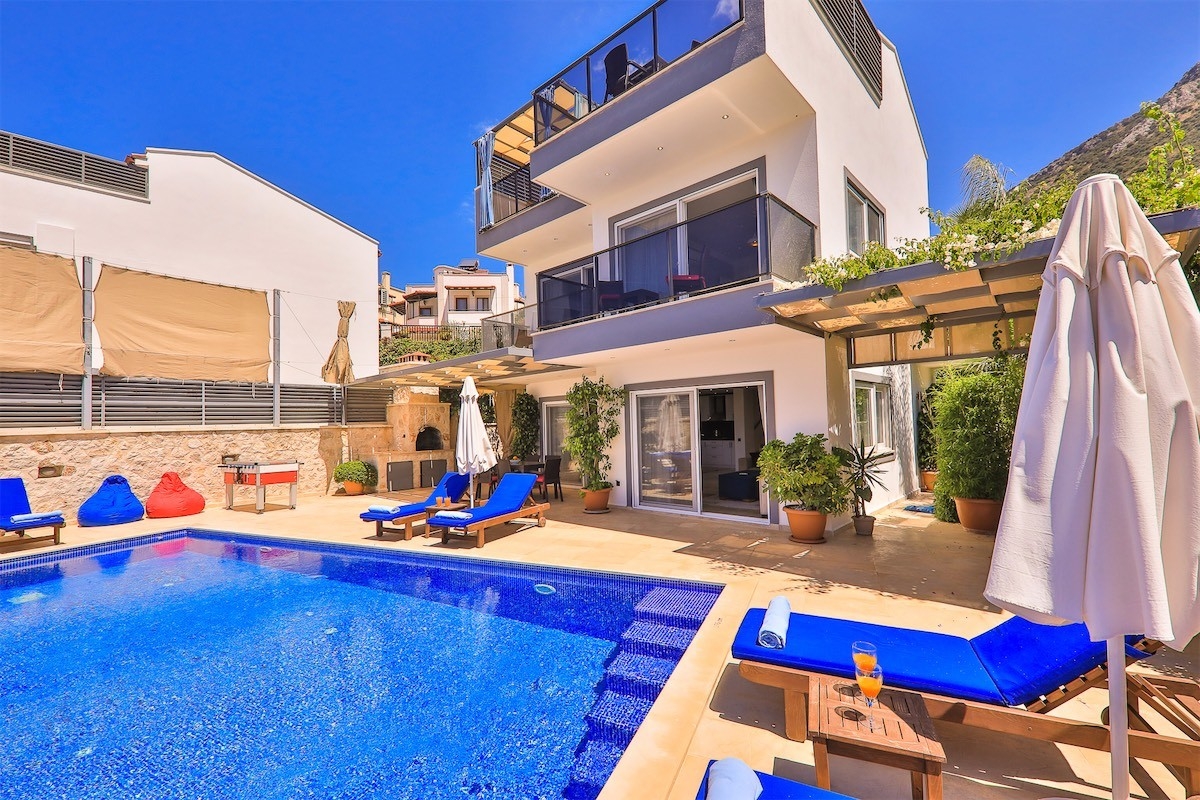Kaş Kalkan'da Deniz Manzaralı, Kiralık Özel Havuzlu, Lüks Villa