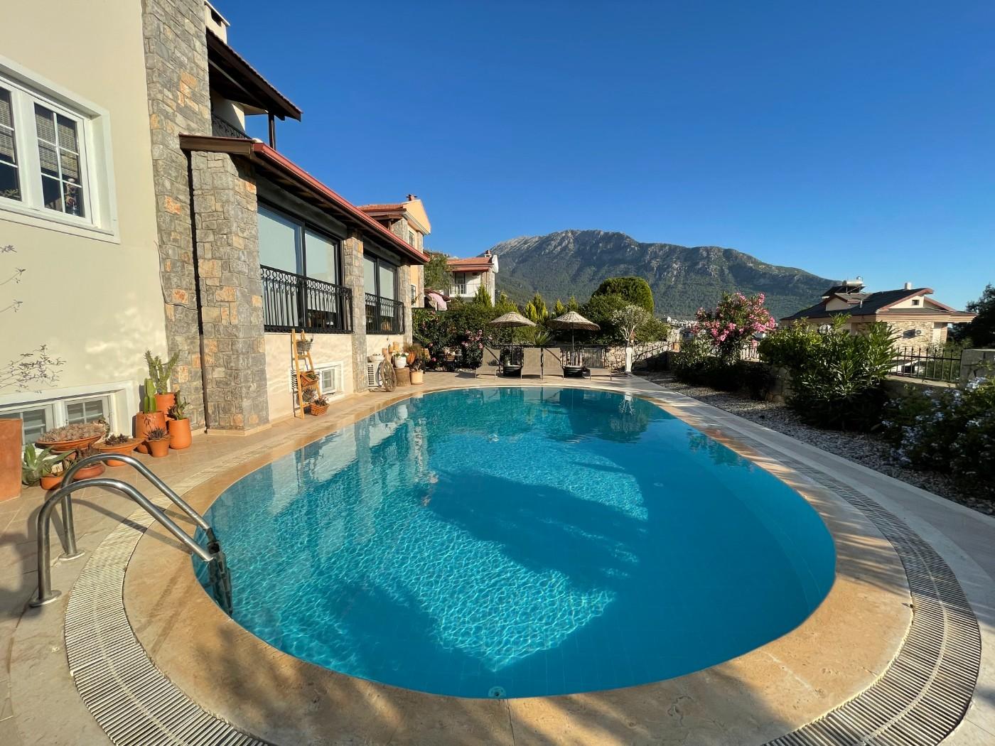 Fethiye Ölüdeniz'de Doğa Manzaralı, Özel Havuzlu, Lüks Villa-14093