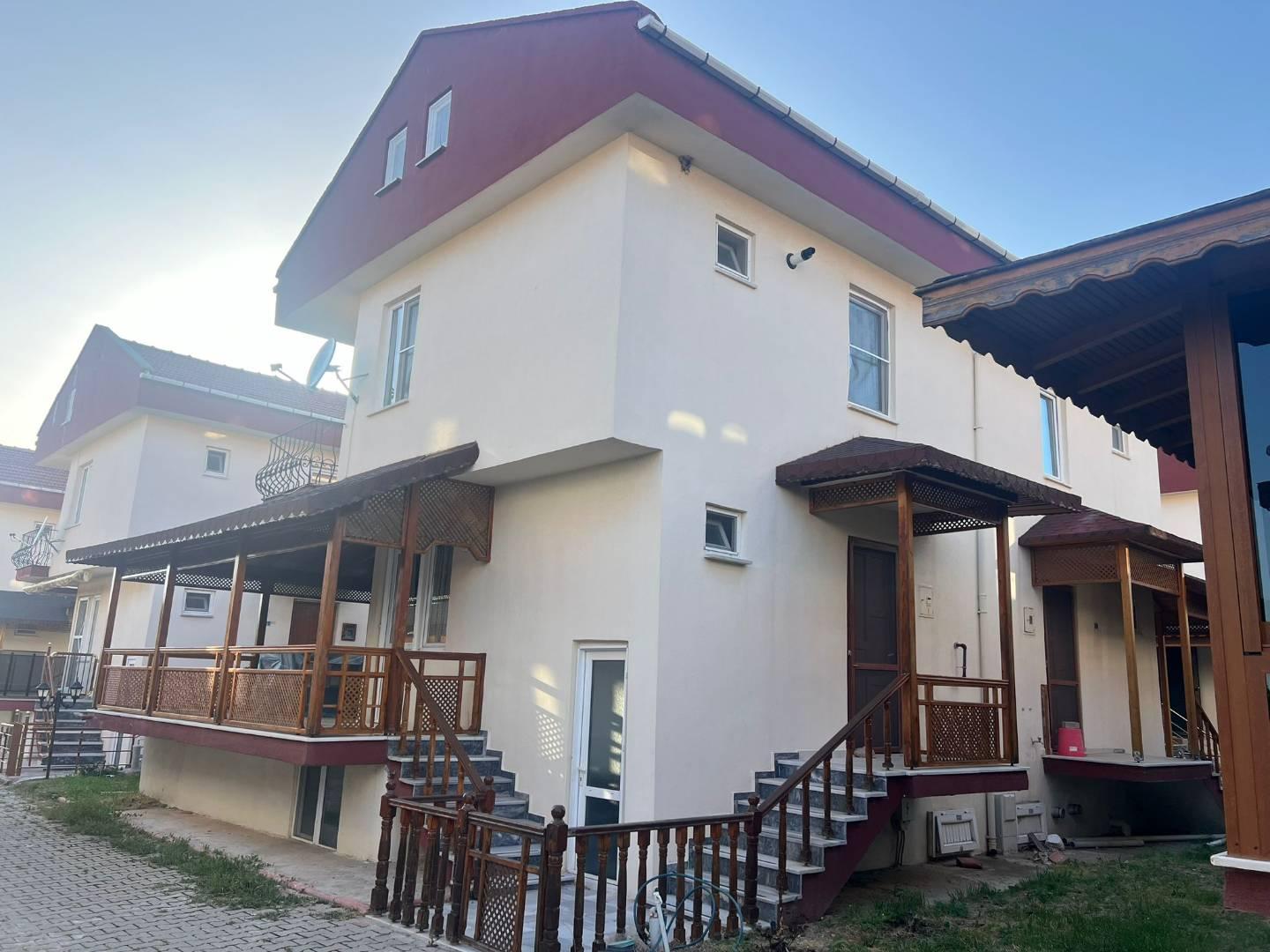 Edirne Enez'de Site İçerisinde, Modern Tasarımlı, 2+1 Kiralık Villa-28788