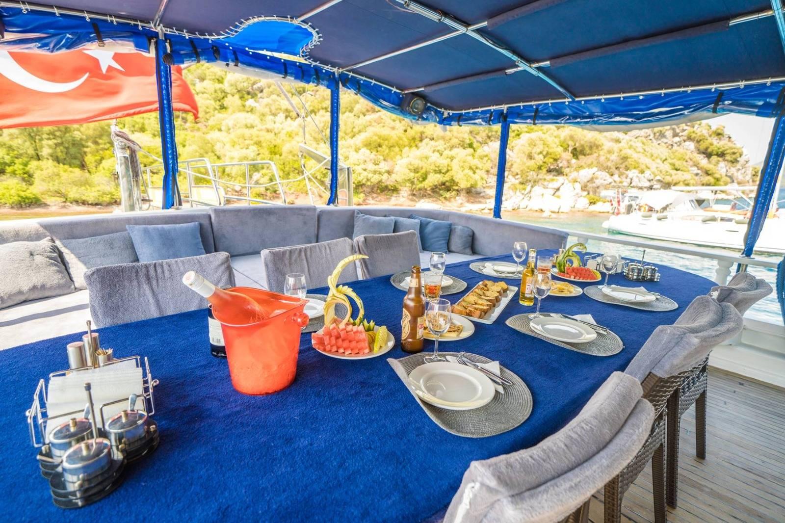 Muğla Marmaris Çıkışlı, 16 Kişilik, 8 Kabinli, Kaptanlı, Kiralık Gulet-25124