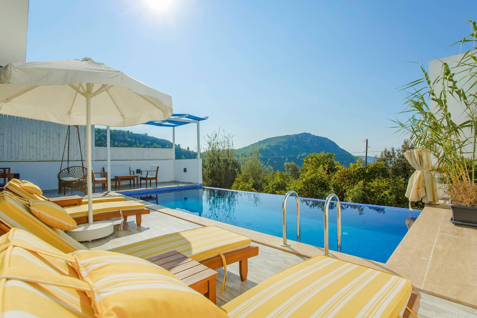 Kaş Üzümlü'de Eşsiz Doğa Manzaralı, Özel Havuzlu, Jakuzili Villası-27024