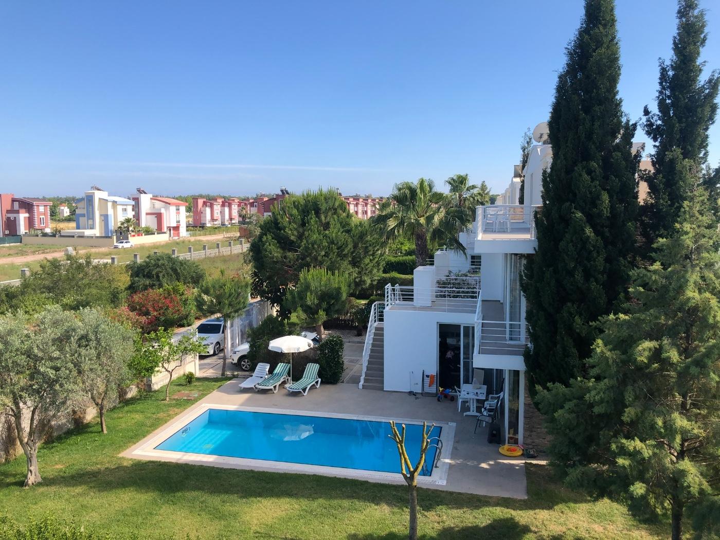 Serik Kadriye'de Merkeze Yakın, Bahçeli, Özel Havuzlu, Lüks Villa-18035