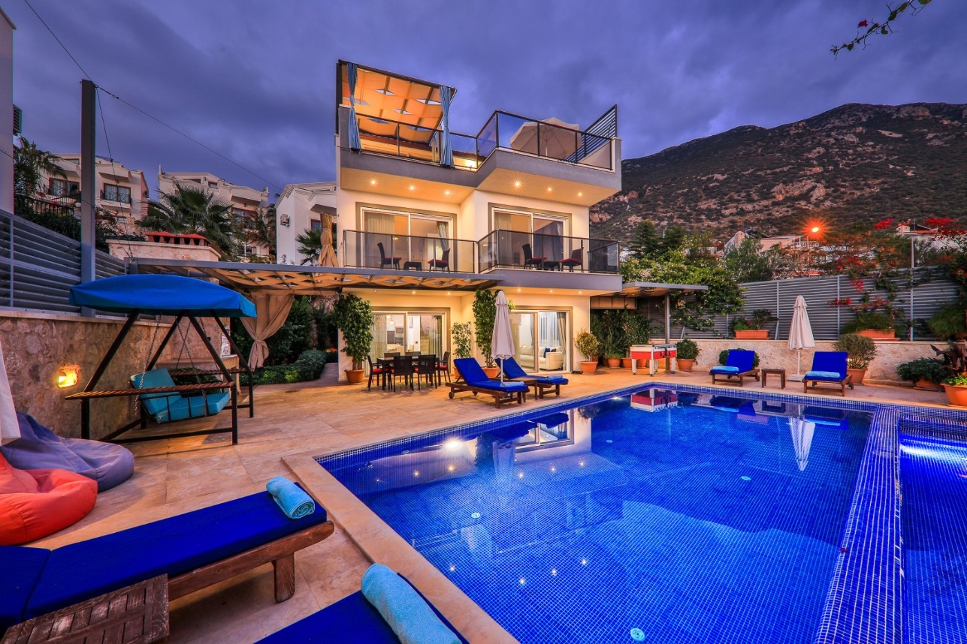Kaş Kalkan'da Deniz Manzaralı, Kiralık Özel Havuzlu, Lüks Villa