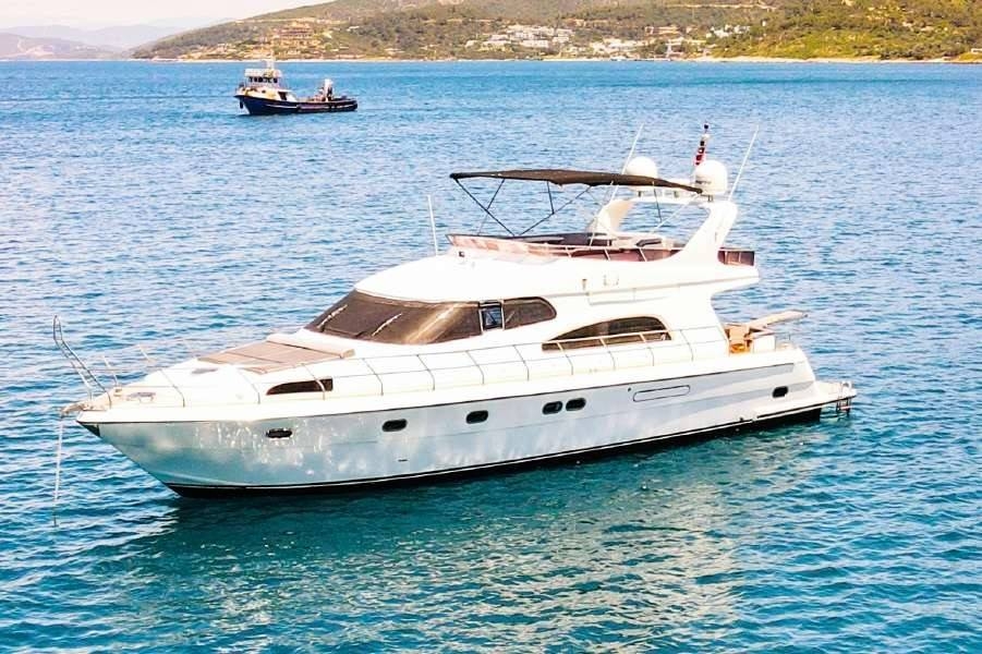 Bodrum Türkbükü Çıkışlı, Muhteşem Denizde, 4 Kişi Kapasiteli Motoryat