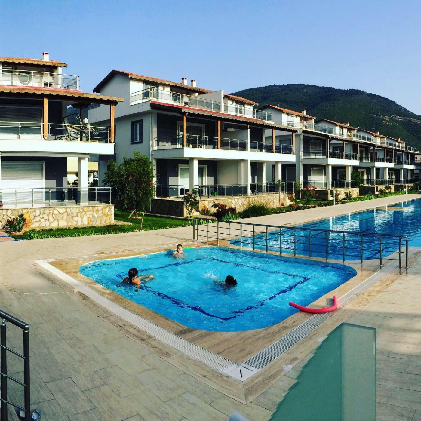 Kuşadası Güzelçamlı'da Olimpik Havuzlu, 8 kişilik, Tripleks Villa