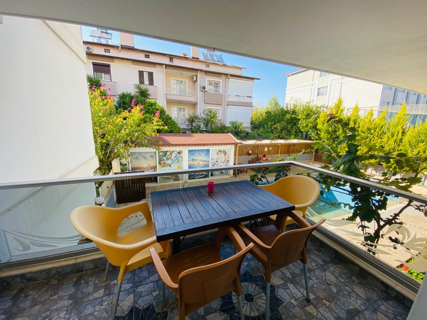 Konyaaltı Gürsu'da Plaja Yakın, Havuz Manzaralı, Kiralık Suit