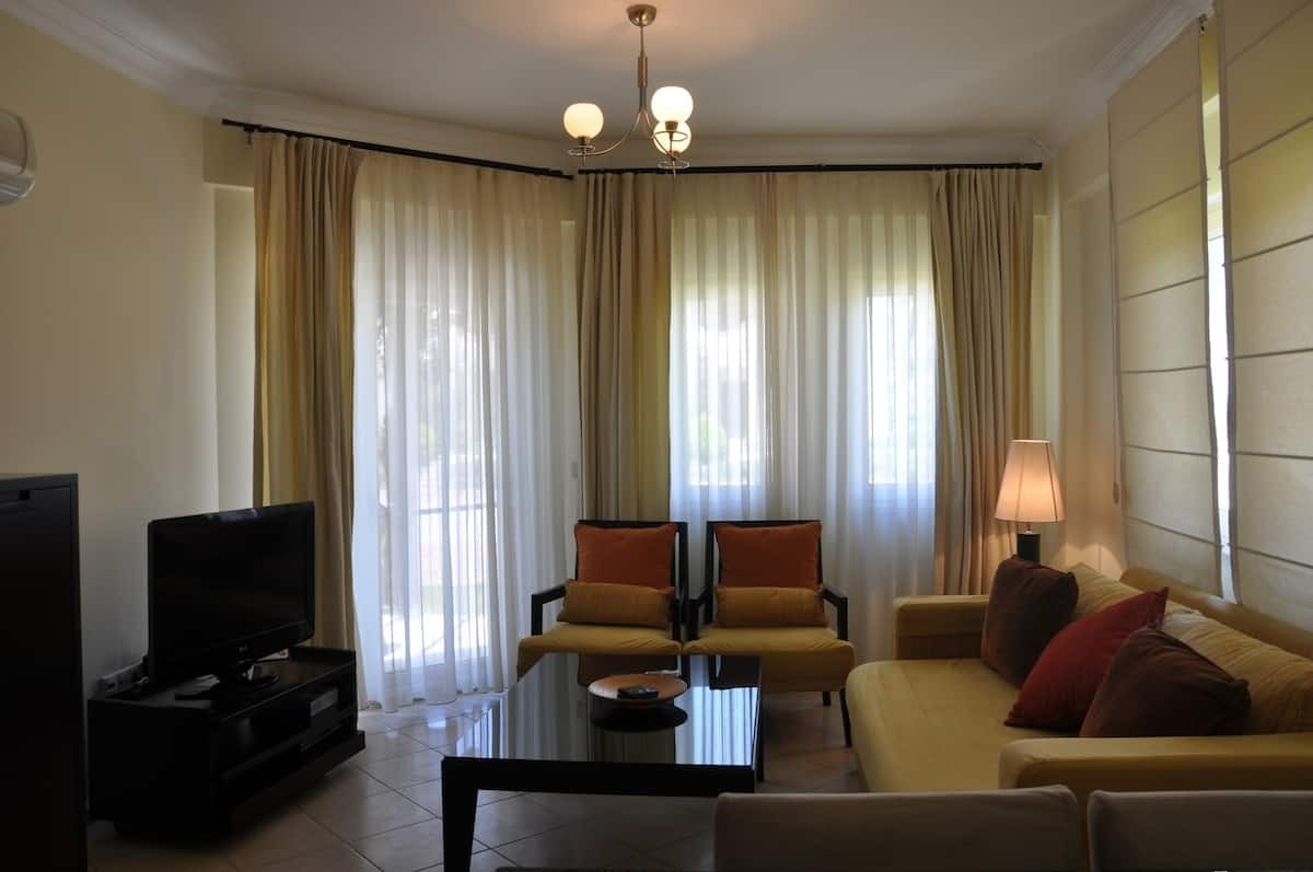 Didim Akbük'te Özel Plajlı Tesis İçerisinde, 3+1, Bahçeli Villa