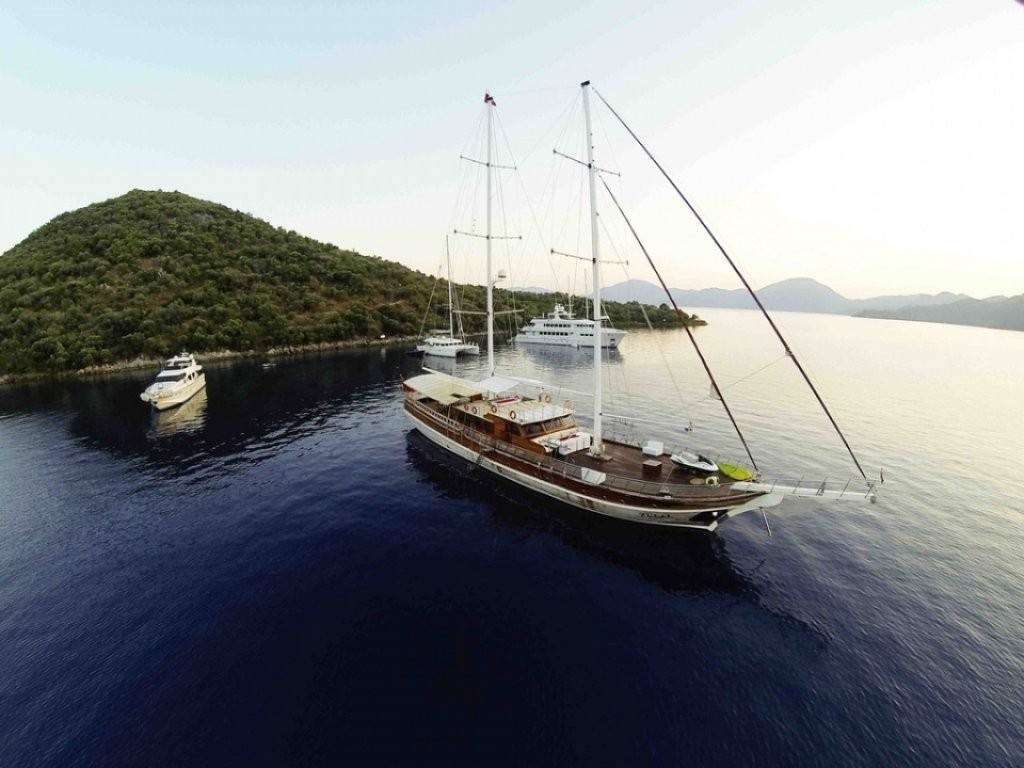 Fethiye'de 20 Kişilik, Geniş İç Hacmi Ve Lüks Tasarımlı, İdeal Gulet