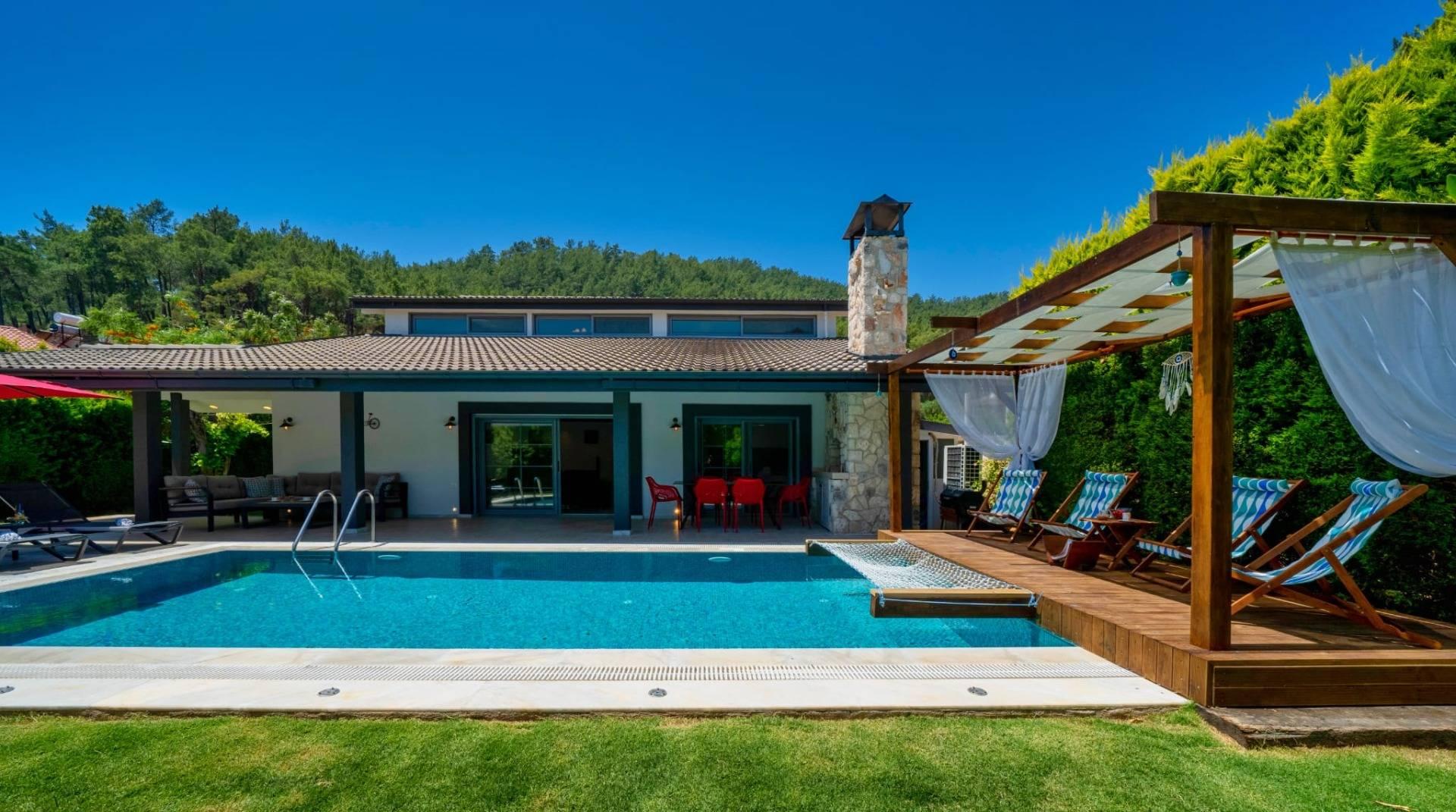 Fethiye İnlice'de Geniş Bahçeli, Çocuk Oyun Alanlı Villa-30727