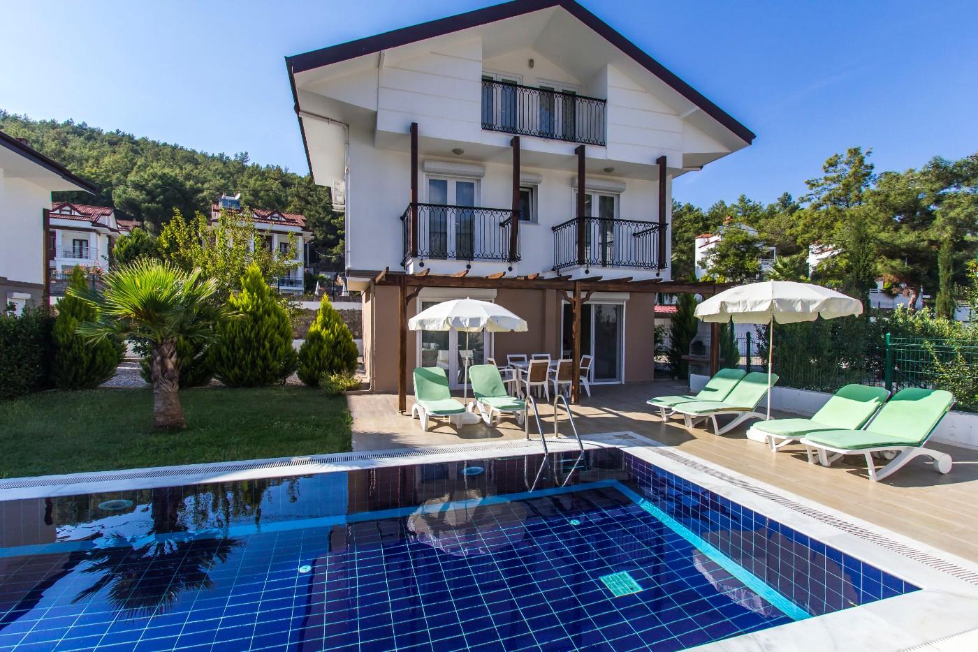 Fethiye Ölüdeniz'de Geniş Bahçeli, Özel Havuzlu, 8 Kişilik Villa-19414