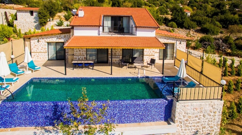 Kaş Sarıbelen'de Büyüleyici Doğada, Özel Havuzlu, Kiralık Villa