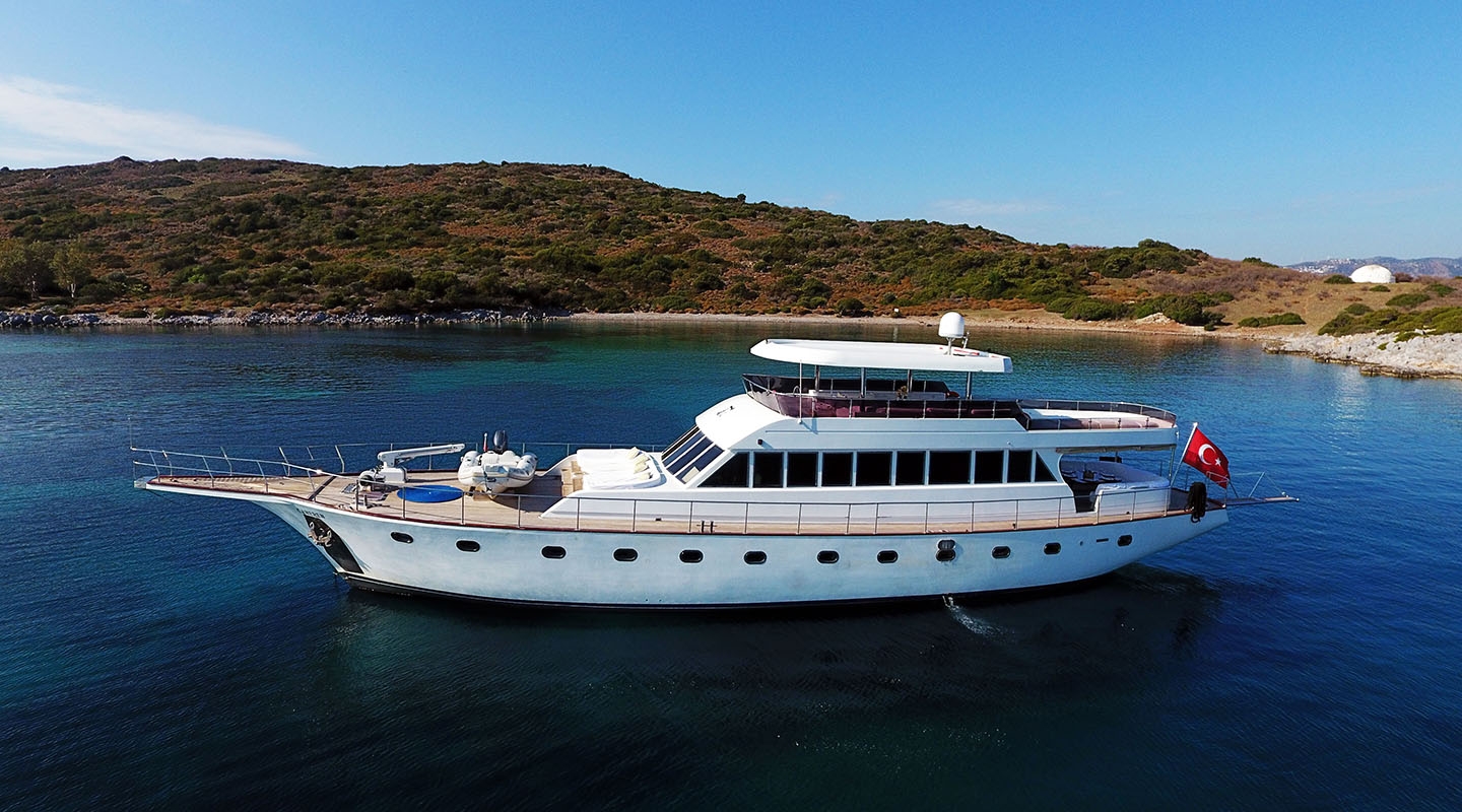 Muğla Bodrum Çıkışlı 27 Metre Uzunluğunda, 9 Kişilik Kiralık Gulet