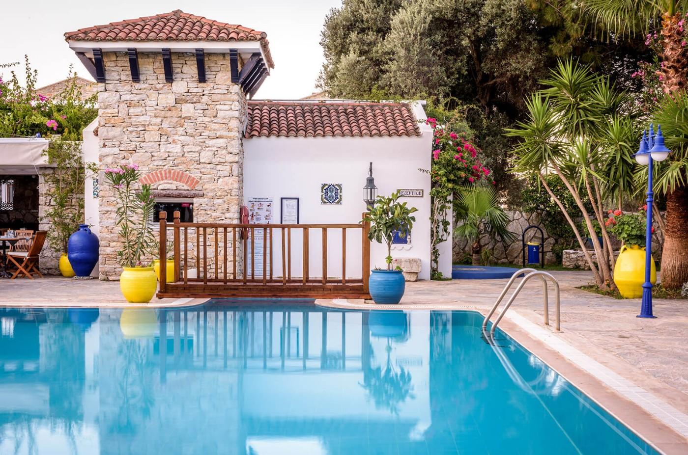 Muğla Datça'da Tesis İçerisinde, Ortak Havuzlu, Tatil Evi-13929