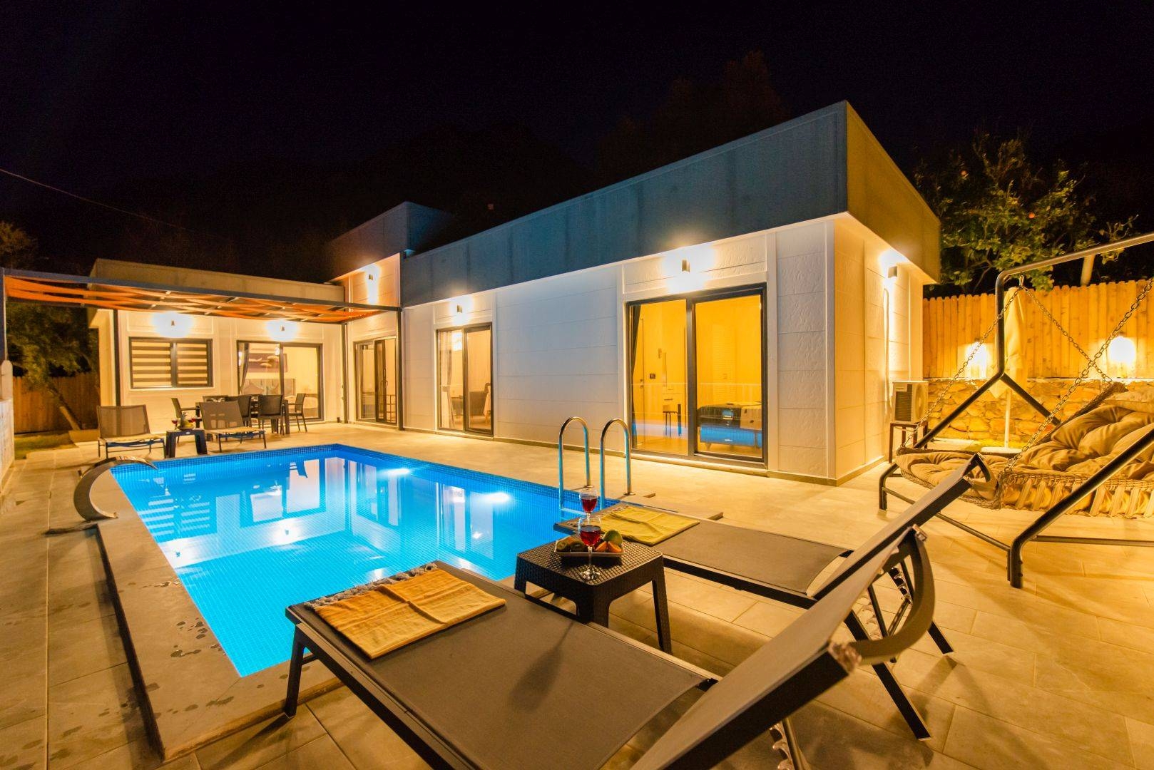 Kaş Üzümlü'de Muhteşem Doğada, Özel Havuzlu, Huzurlu Villa