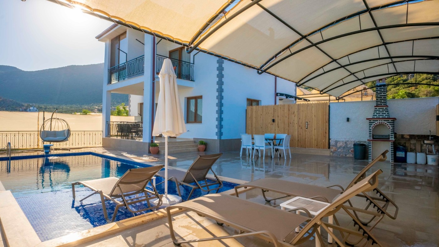 Kaş Belenli'de Deniz Manzaralı, Özel Havuzlu, Lüks Villa