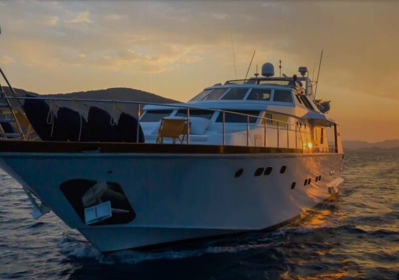 Bodrum'da Engin Denizlere Yolculuk, Kiralık Motoryat