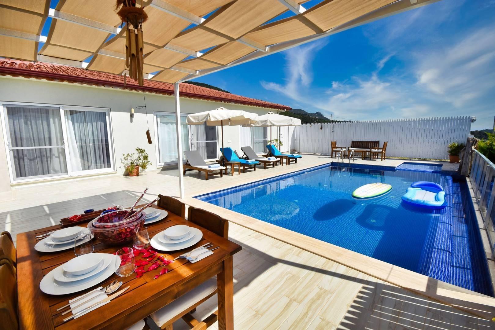 Kalkan Üzümlü'de Gözlerden Uzak, Özel Havuzlu ve Jakuzili, Şık Villa-30315