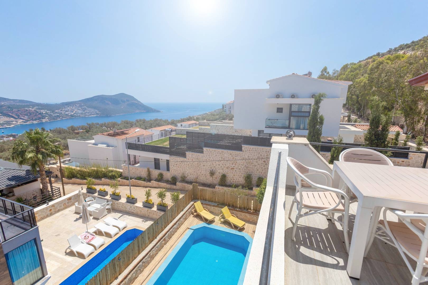Kalkan Merkez'de Muhteşem Deniz Manzaralı, Özel Havuzlu, Şık Villa