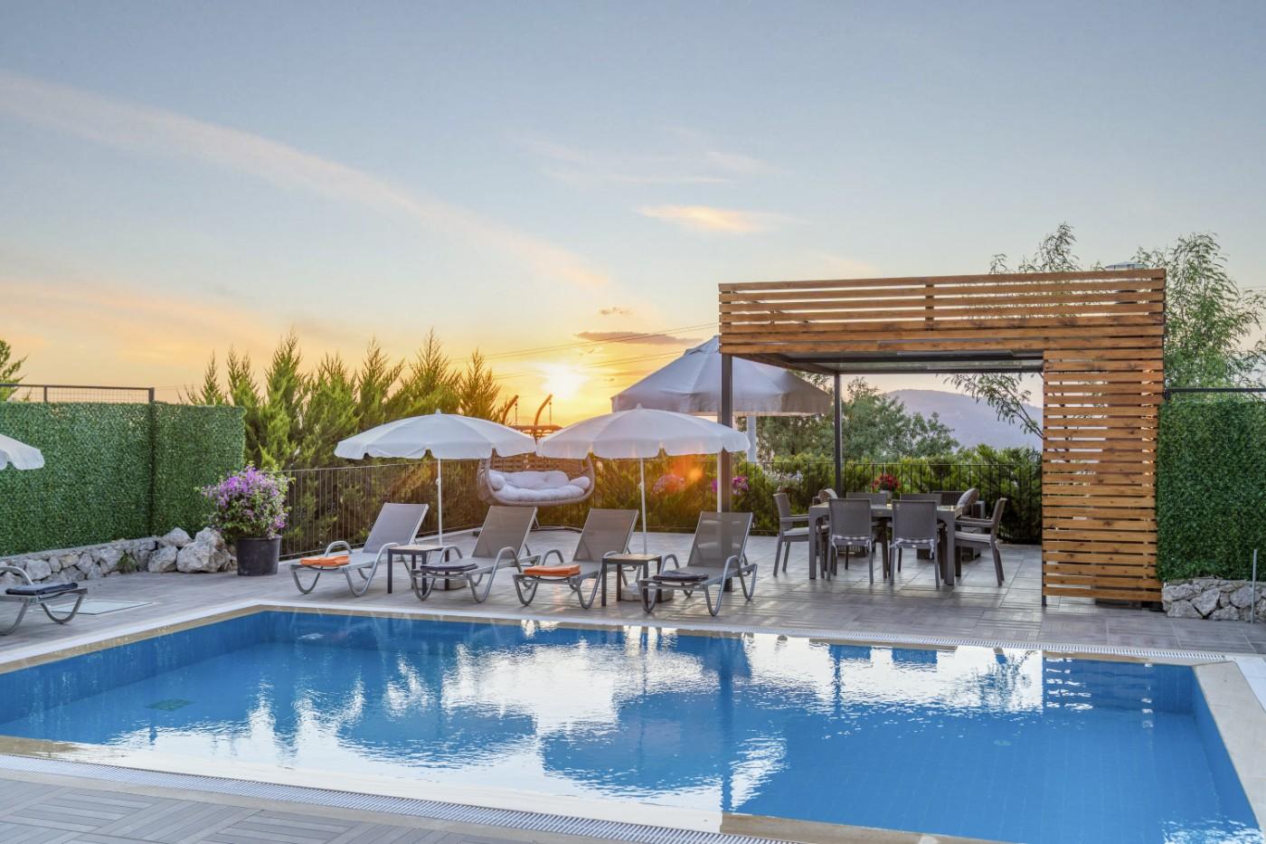 Fethiye Ölüdeniz'de Keyifli Doğada, Isıtmalı Havuzlu, Kiralık Villa-21561