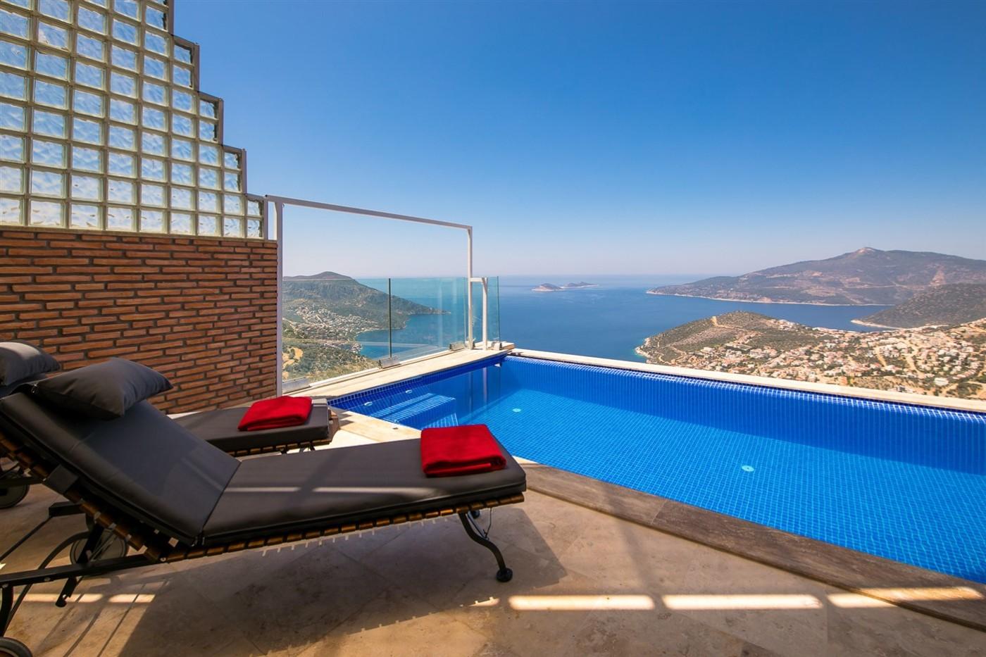 Kalkan Kördere'de Balayı Çiftlerine Uygun, Özel Havuzlu, Şık Villa-11594